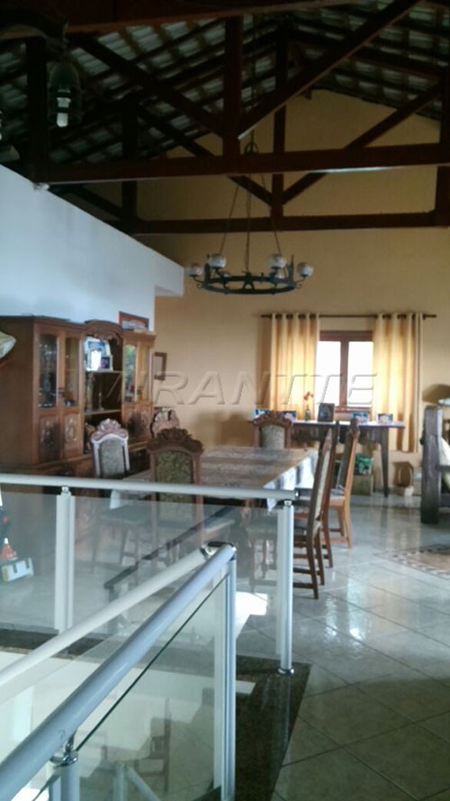 Sobrado de 600m² com 5 quartos em Serra Da Cantareira