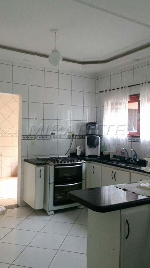 Sobrado de 600m² com 5 quartos em Serra Da Cantareira