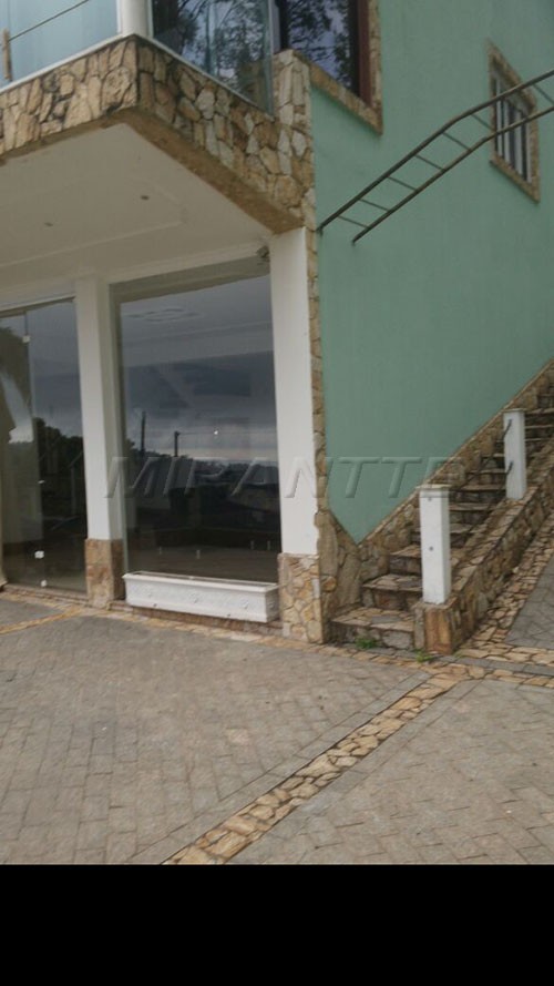 Sobrado de 600m² com 5 quartos em Serra Da Cantareira