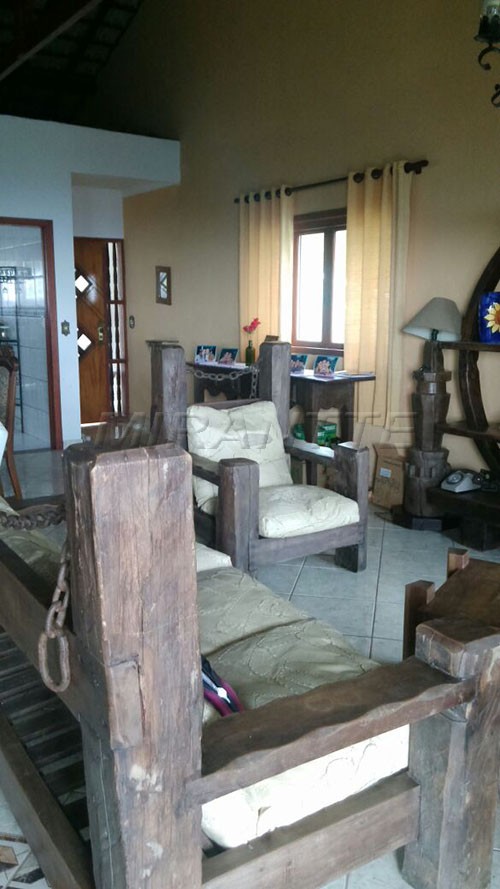 Sobrado de 600m² com 5 quartos em Serra Da Cantareira
