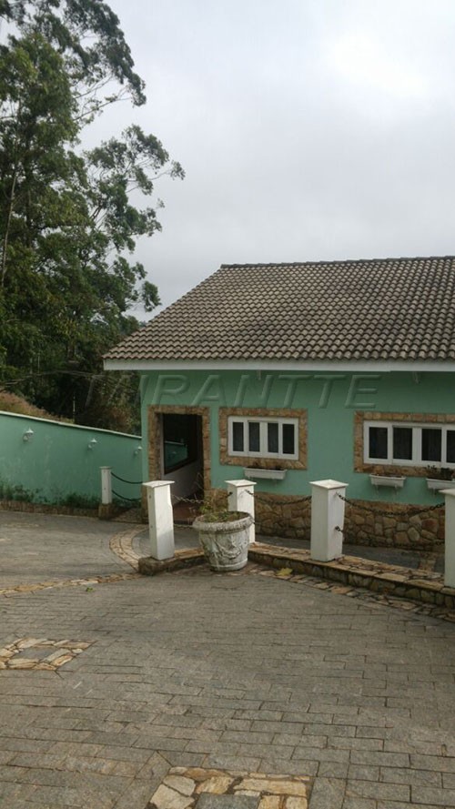 Sobrado de 600m² com 5 quartos em Serra Da Cantareira