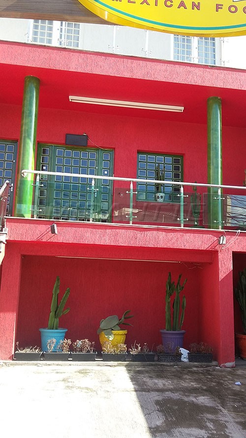 Comercial de 255m² em Água Fria