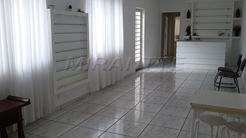 Comercial de 255m² em Água Fria