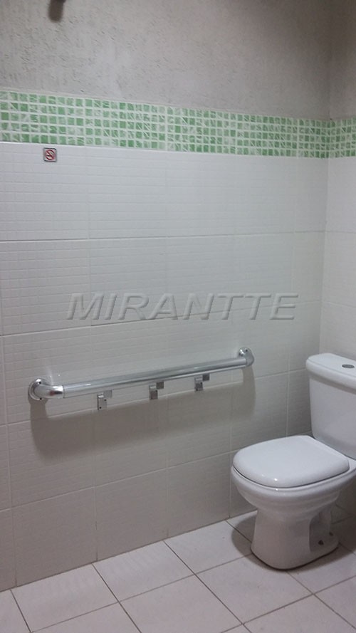 Comercial de 255m² em Água Fria