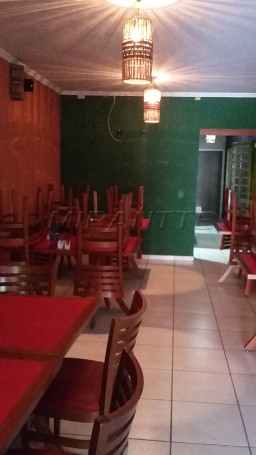 Comercial de 255m² em Água Fria