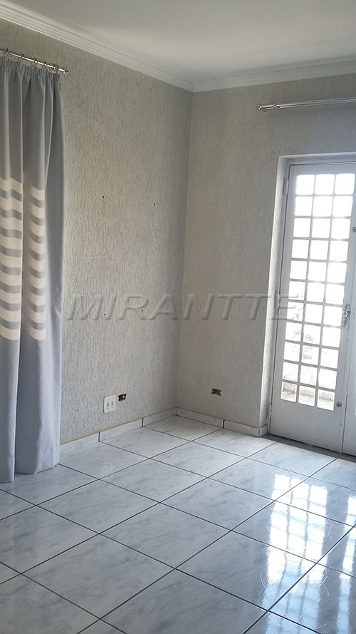 Comercial de 255m² em Água Fria