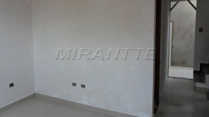 Cond. fechado de 75m² com 2 quartos em Casa Verde