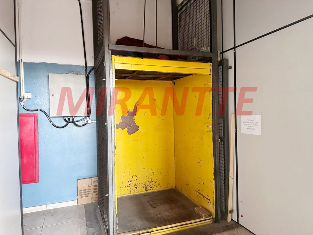 Comercial de 1298m² em Casa Verde