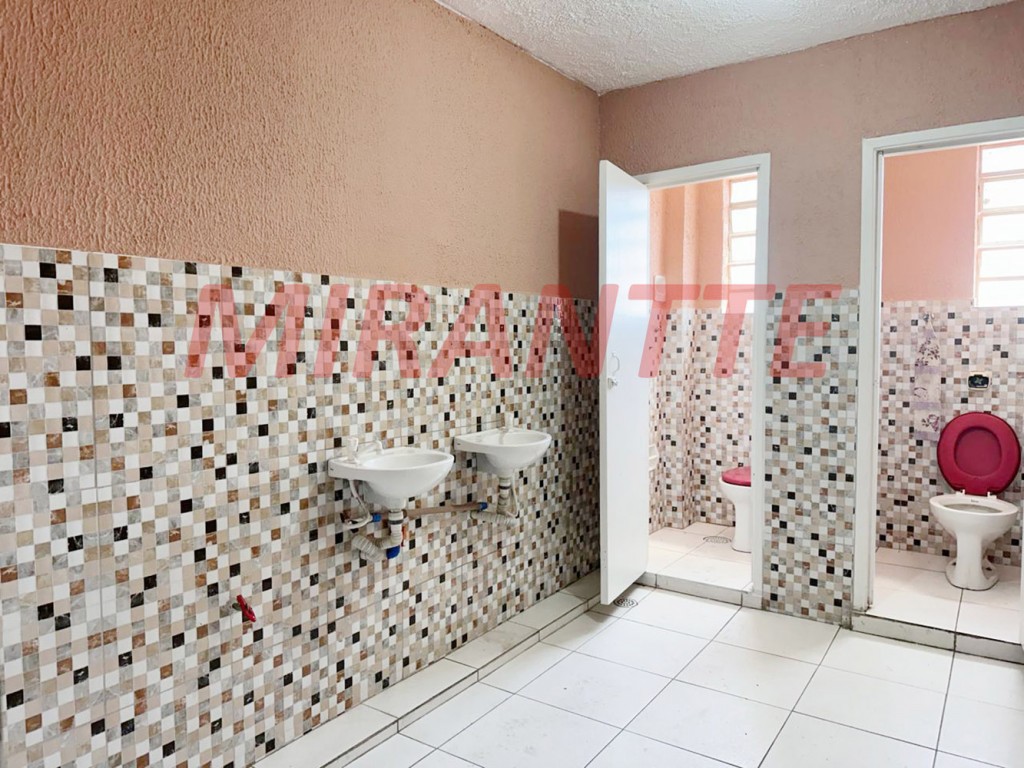 Comercial de 1298m² em Casa Verde