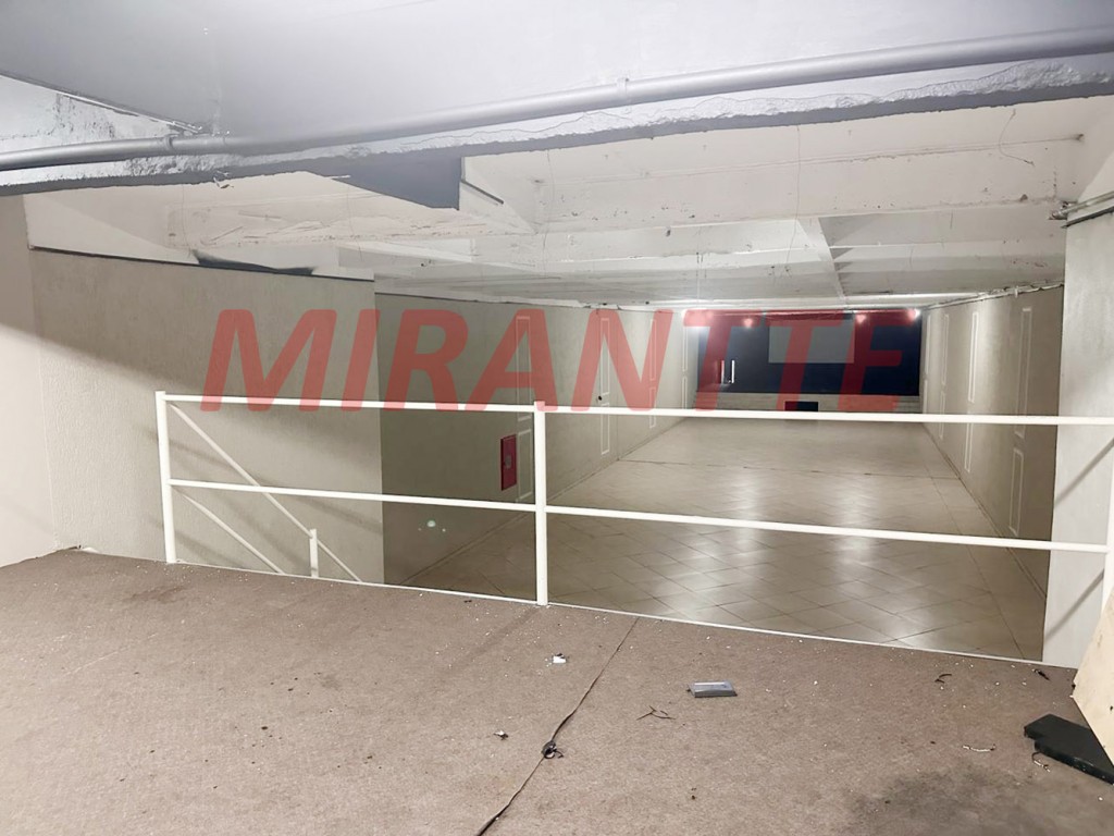 Comercial de 1298m² em Casa Verde