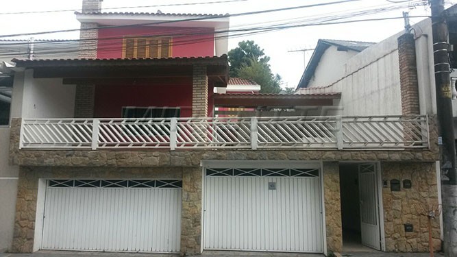 Sobrado de 250m² com 4 quartos em Jardim Santa Inês