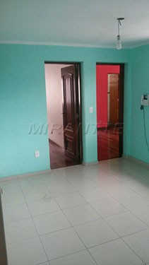 Sobrado de 250m² com 4 quartos em Jardim Santa Inês