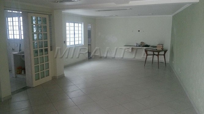 Sobrado de 250m² com 4 quartos em Jardim Santa Inês