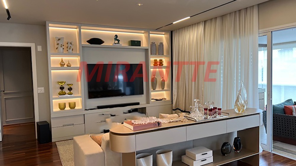 Apartamento de 260m² com 4 quartos em Santana