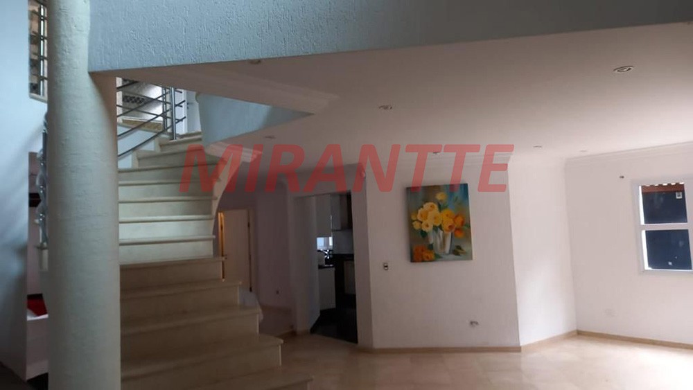 Sobrado de 560m² com 4 quartos em Jardim Samambaia – Mairiporã