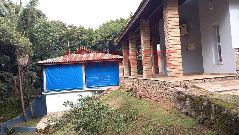 Sobrado de 560m² com 4 quartos em Jardim Samambaia – Mairiporã