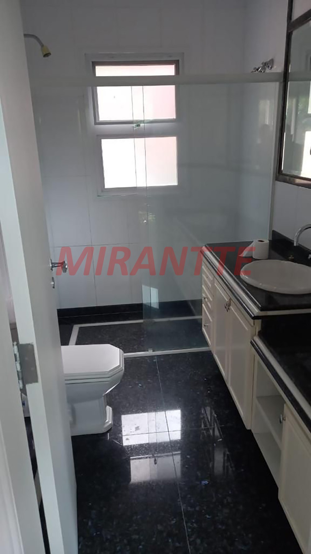 Sobrado de 560m² com 4 quartos em Jardim Samambaia – Mairiporã