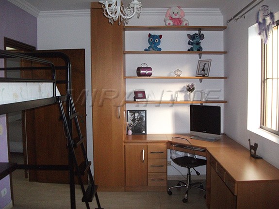 Sobrado de 240m² com 3 quartos em Vila Bianca