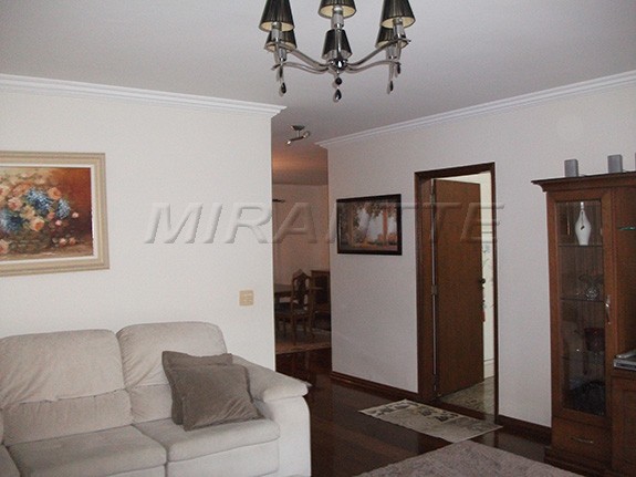 Sobrado de 240m² com 3 quartos em Vila Bianca