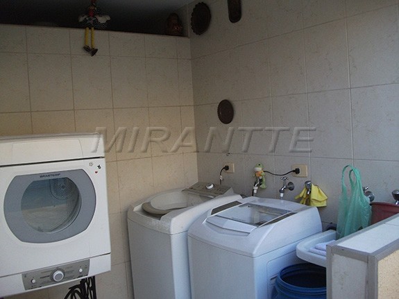 Sobrado de 240m² com 3 quartos em Vila Bianca
