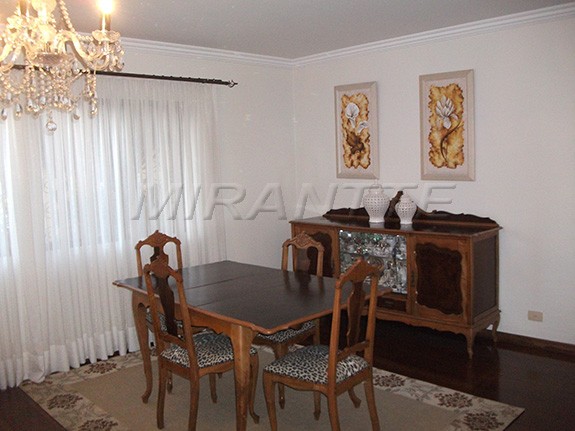 Sobrado de 240m² com 3 quartos em Vila Bianca