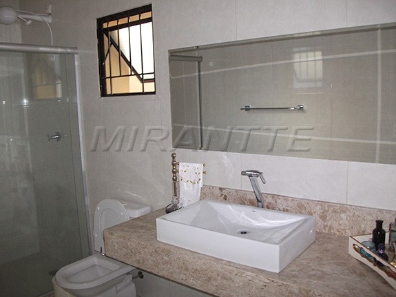 Sobrado de 240m² com 3 quartos em Vila Bianca