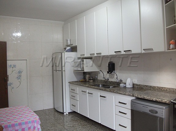 Sobrado de 240m² com 3 quartos em Vila Bianca
