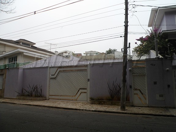 Sobrado de 1100m² com 4 quartos em Jardim São Bento