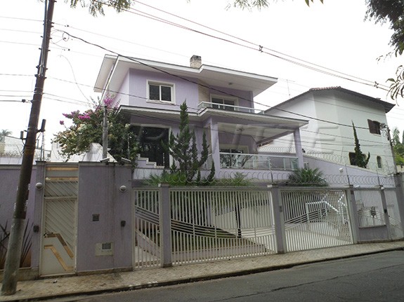 Sobrado de 1100m² com 4 quartos em Jardim São Bento