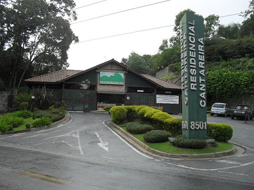 Terreno de 1300m² em Serra da Cantareira