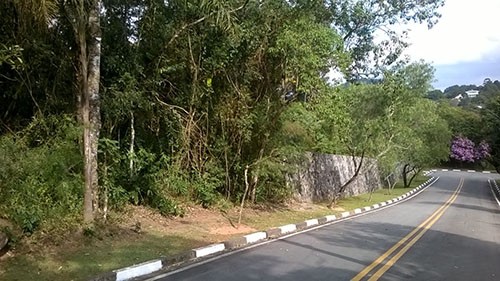 Terreno de 1.42m² em Serra da Cantareira