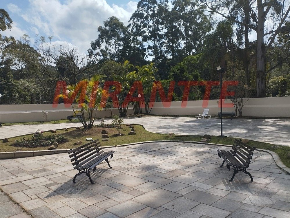 Cobertura com 4 quartos em Barro Branco