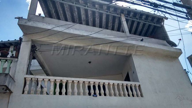 Sobrado de 320m² com 4 quartos em Jardim Maristela