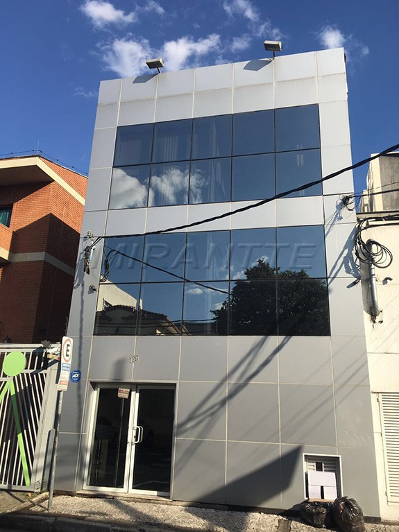 Comercial de 1020m² em Santana