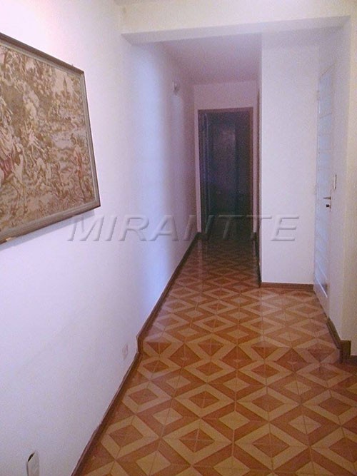 Sobrado de 305m² com 4 quartos em Vila Romana