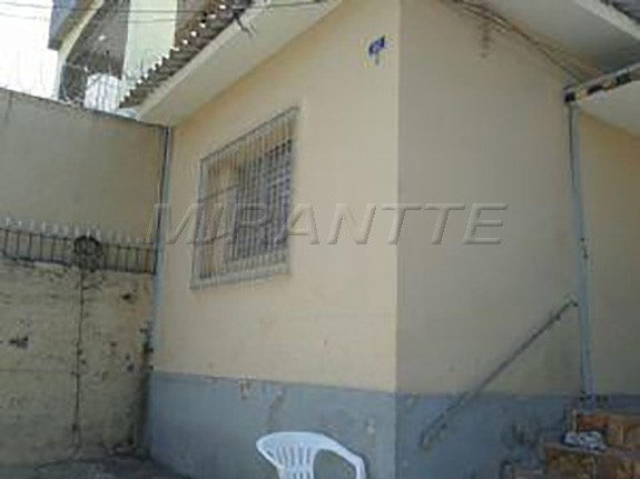 Casa terrea de 150m² com 4 quartos em Vila Francos