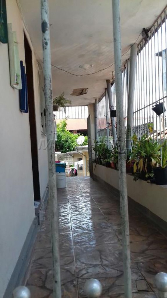 Casa terrea de 150m² com 4 quartos em Vila Francos