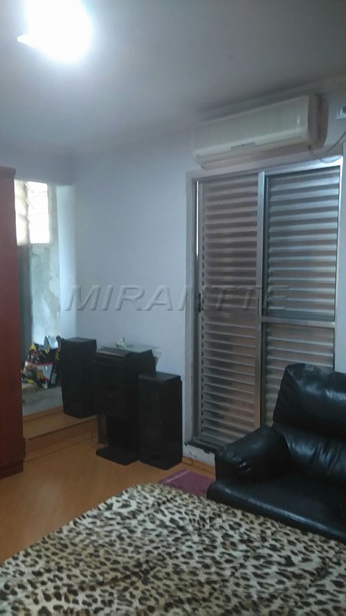 Sobrado de 240m² com 4 quartos em Parque Edu Chaves