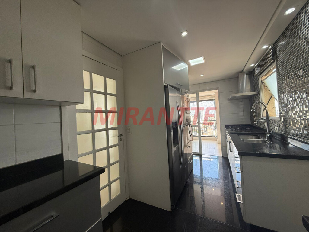 Apartamento de 140m² com 3 quartos em Santa Teresinha