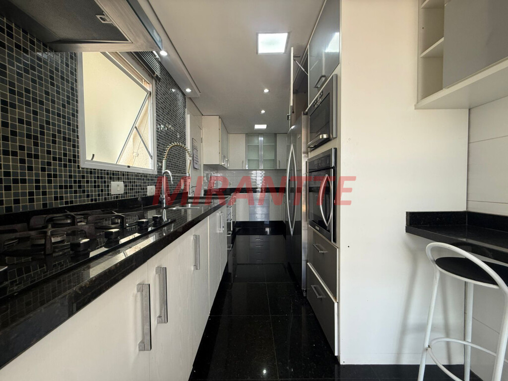 Apartamento de 140m² com 3 quartos em Santa Teresinha