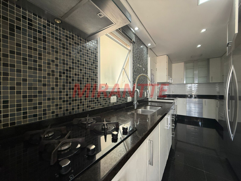 Apartamento de 140m² com 3 quartos em Santa Teresinha