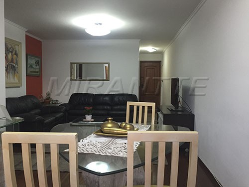 Apartamento de 110m² com 3 quartos em Água Fria