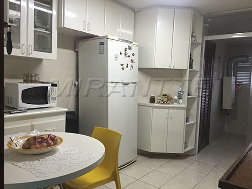 Apartamento de 110m² com 3 quartos em Água Fria
