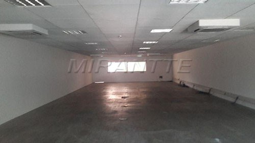 Comercial de 1800m² em Mooca