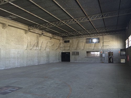 Galpao de 1925m² em Limão