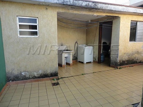 Casa terrea de 100m² com 2 quartos em Parque Edu Chaves