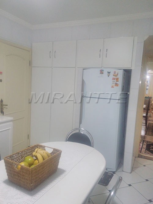 Sobrado de 177m² com 3 quartos em Santa Teresinha