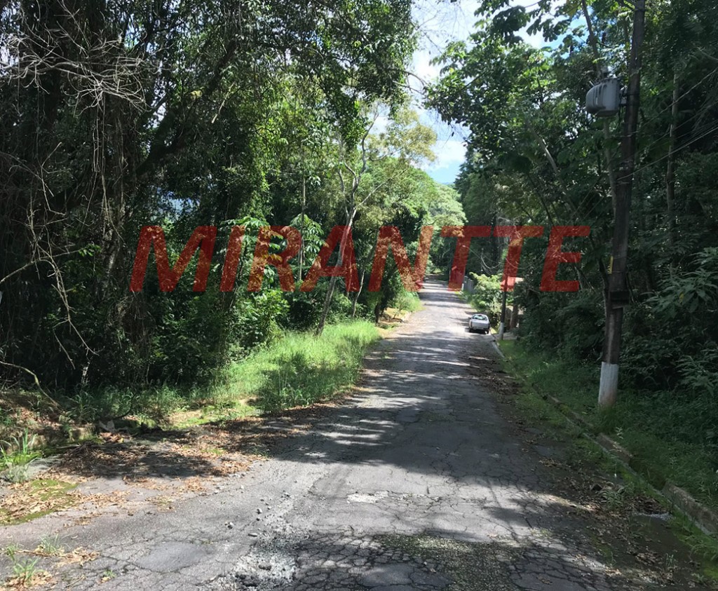 Terreno de 1.297m² em Serra da Cantareira