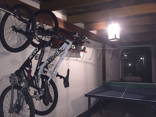 Cond. fechado de 210m² com 4 quartos em Tremembe