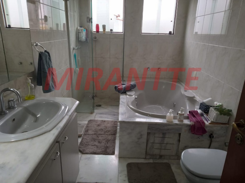 Sobrado de 310m² com 3 quartos em Jardim Centenario